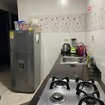 Habitacion para solo mujeres cama 2x2 con Baño Compartido