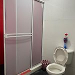 Habitacion para solo mujeres cama 2x2 con Baño Compartido