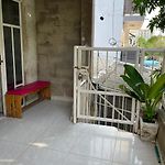 Habitacion para solo mujeres cama 2x2 con Baño Compartido