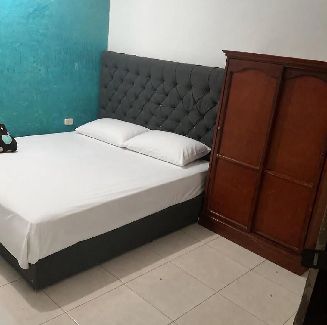 Habitación en casa particular Solo Mujeres Cama 2x2 Con Baño Compartido Cartagena