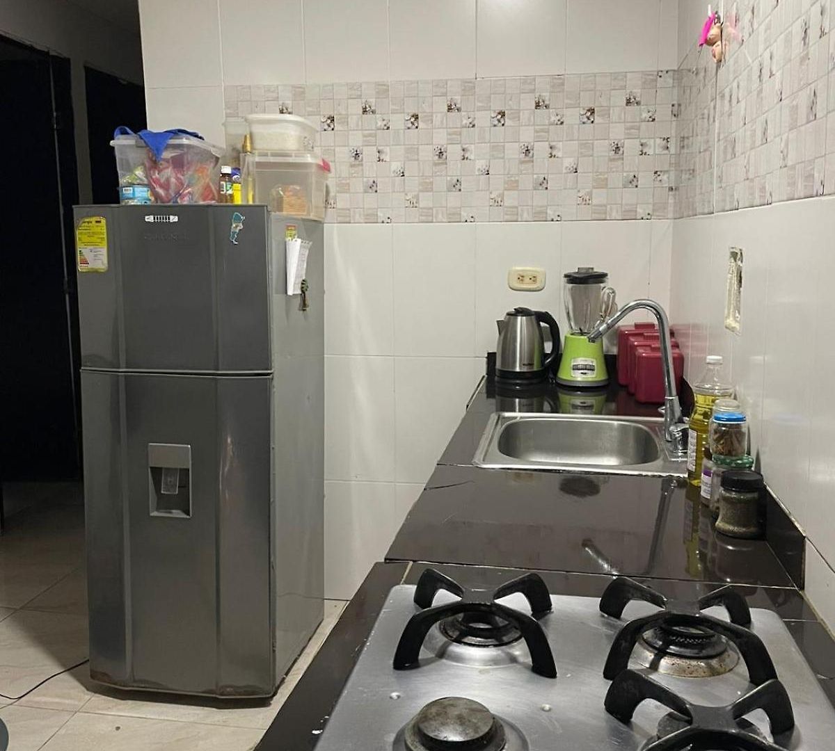 Solo Mujeres Cama 2x2 Con Baño Compartido * Cartagena