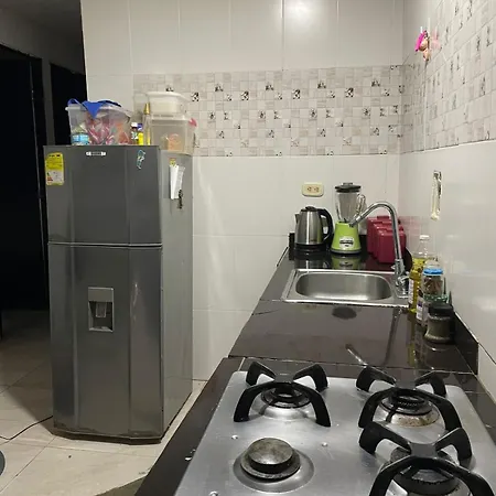 Solo Mujeres Cama 2x2 Con Baño Compartido * Cartagena